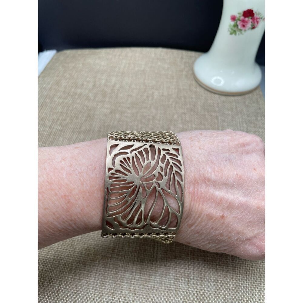 Kenneth Cole Chain Fashion Butterfly Bracelet Light Gold tone